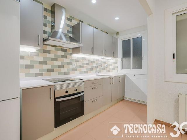 Piso en venta en calle De Padilla, Barcelona, de 72 m² 2 habitaciones por 425.000
