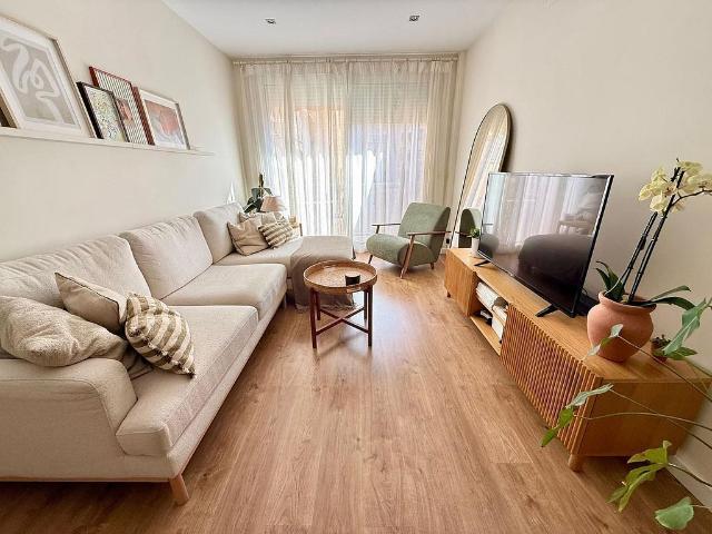 Piso en venta en calle De Padilla, Barcelona, de 73 m² 3 habitaciones por 470.000