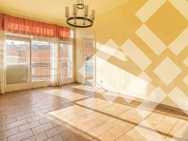 Piso en venta en calle De Padilla, Barcelona, de 89 m² 4 habitaciones por 410.000