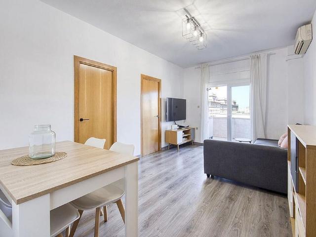 Piso en venta en calle De Palomar, Barcelona, de 76 m² 3 habitaciones por 395.000
