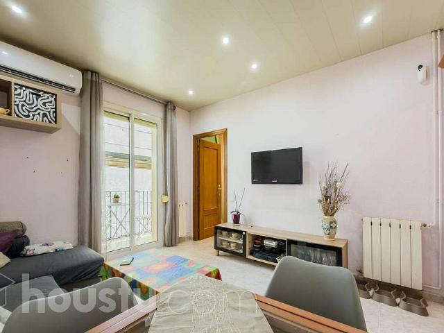 Piso en venta en calle De Pallars, Barcelona, de 69 m² 3 habitaciones por 389.900