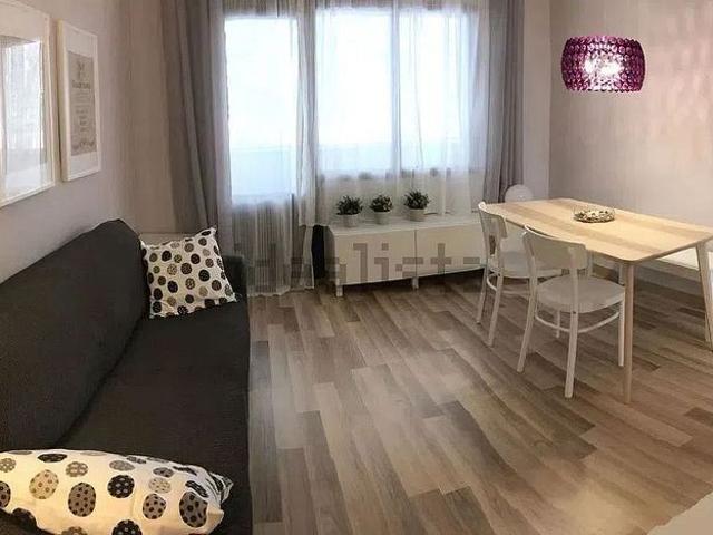 Piso en venta en calle De Pallars, Barcelona, de 70 m² 3 habitaciones por 275.000