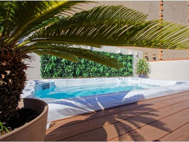 Piso en venta en calle De Panissars, Barcelona, de 100 m² 3 habitaciones por 635.000