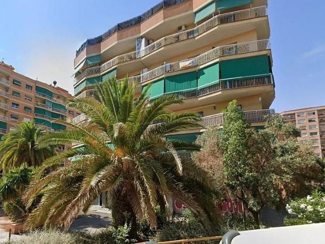 Piso en venta en calle De París, Badalona, de 87 m² 3 habitaciones por 206.088