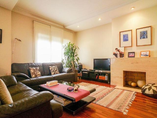 Piso en venta en calle De París, Barcelona, de 120 m² 3 habitaciones por 675.000
