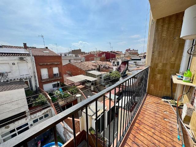 Piso en venta en calle De París, Sabadell, de 55 m² 2 habitaciones por 148.000