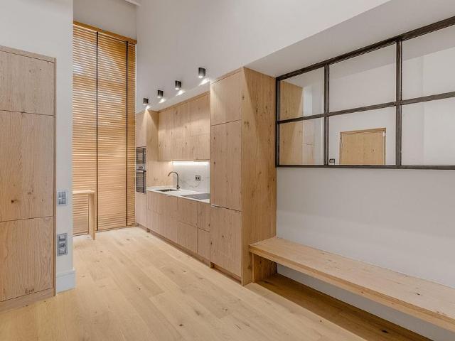 Piso en venta en calle De Pau Alsina, Barcelona, de 55 m² 1 habitación por 410.000