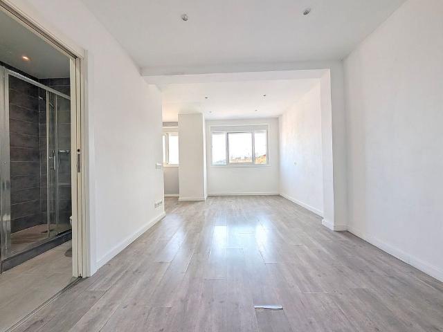 Piso en venta en calle De Pere III El Cerimoniós, Mataró, de 50 m² 2 habitaciones por 145.000
