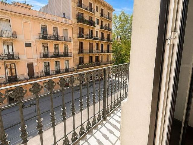 Piso en venta en calle De Pere IV, Barcelona, de 90 m² 3 habitaciones por 490.000