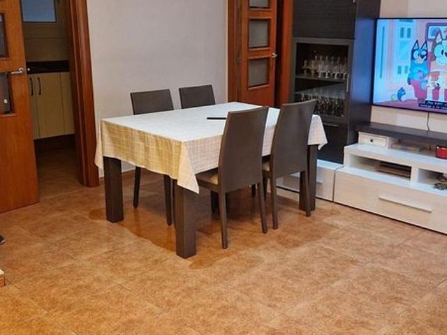 Piso en venta en calle De Persi, Sabadell, de 70 m² 3 habitaciones por 205.000