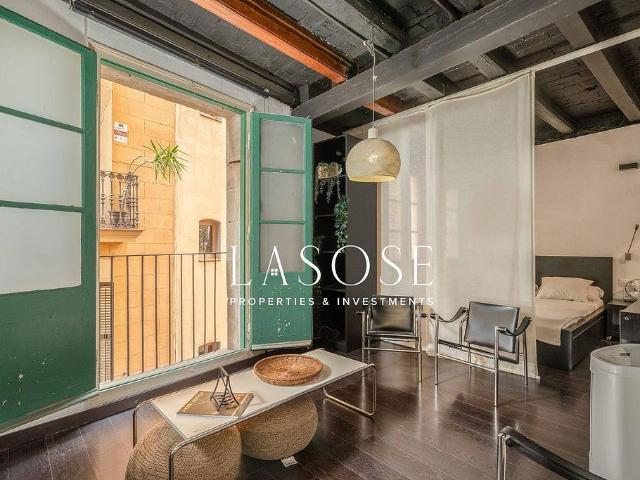 Piso en venta en calle De Petritxol, Barcelona, de 38 m² 1 habitación por 238.000
