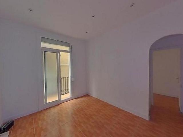 Piso en venta en calle De Picalquers, Barcelona, de 79 m² 4 habitaciones por 210.330