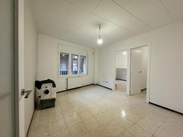 Piso en venta en calle De Pitàgores, Barcelona, de 68 m² 4 habitaciones por 262.000