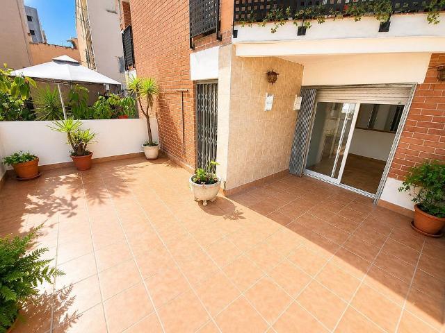 Piso en venta en calle De Pompeu Fabra, Santa Coloma de Gramanet, de 65 m² 3 habitaciones por 239.500