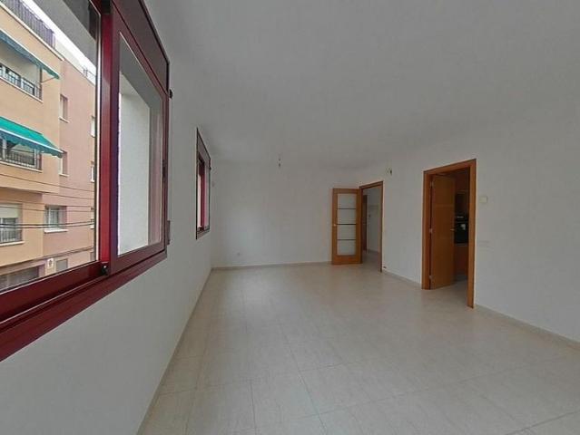 Piso en venta en calle De Ponent, Terrassa, de 69 m² 3 habitaciones por 185.000