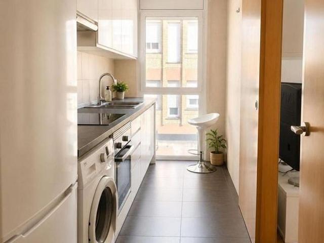 Piso en venta en calle De Ponent, Badalona, de 65 m² 2 habitaciones por 390.000