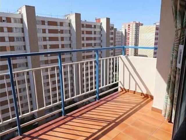 Piso en venta en calle De Portugal, Hospitalet de Llobregat, L´, de 68 m² 3 habitaciones por 270.000