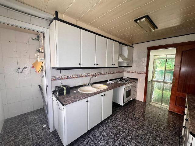 Piso en venta en calle De Portugal, Hospitalet de Llobregat, L´, de 69 m² 3 habitaciones por 267.300
