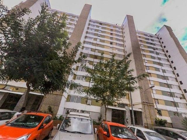 Piso en venta en calle De Portugal, Hospitalet de Llobregat, L´, de 74 m² 3 habitaciones por 267.300