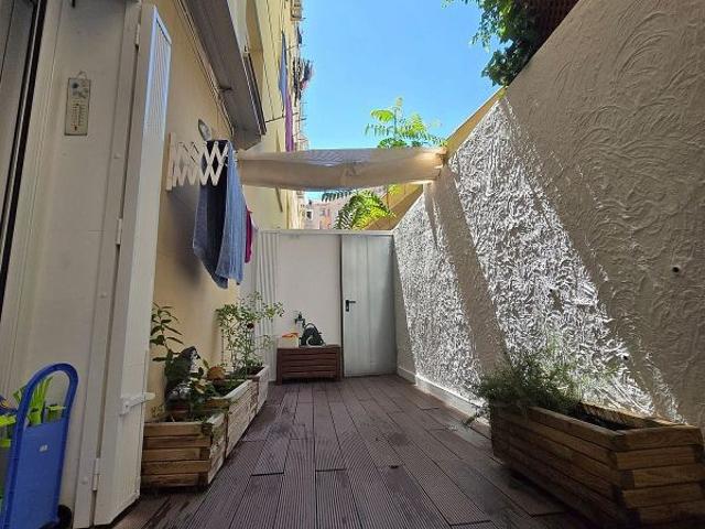 Piso en venta en calle De Praga, Barcelona, de 102 m² 3 habitaciones por 399.000
