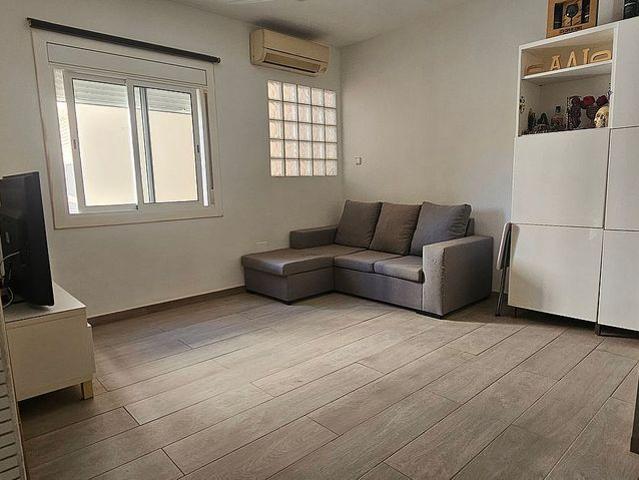 Piso en venta en calle De Provença, Barcelona, de 46 m² 1 habitación por 250.000