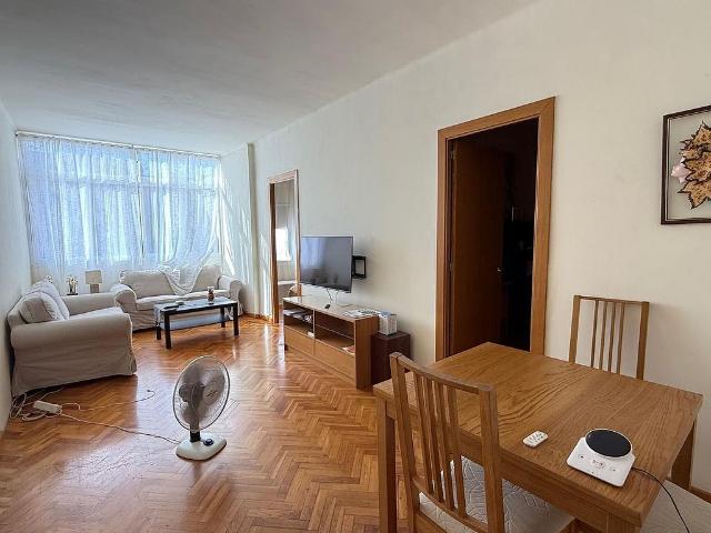 Piso en venta en calle De Provença, Barcelona, de 84 m² 3 habitaciones por 425.000