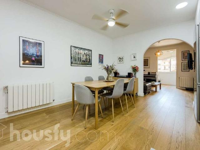 Piso en venta en calle De Provença, Barcelona, de 92 m² 3 habitaciones por 620.000