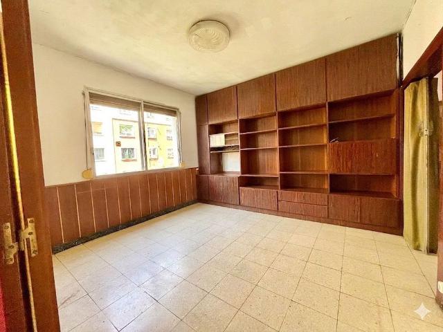 Piso en venta en calle De Provençals, Barcelona, de 60 m² 3 habitaciones por 275.000