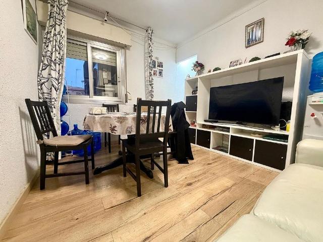 Piso en venta en calle De Quesada, Barcelona, de 60 m² 3 habitaciones por 199.000