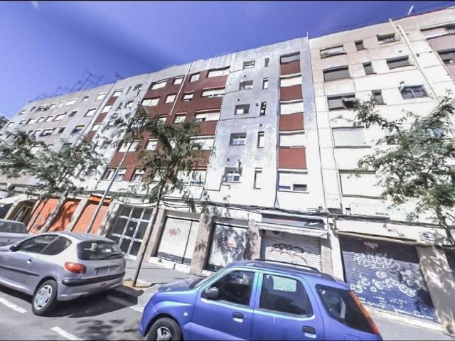 Piso en venta en calle De Quevedo, Badalona, de 45 m² 2 habitaciones por 46.200