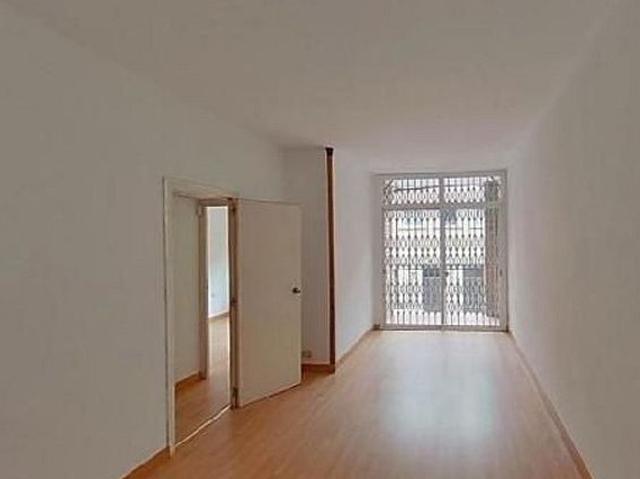 Piso en venta en calle De Ruiz de Padrón, Barcelona, de 86 m² 1 habitación por 218.835