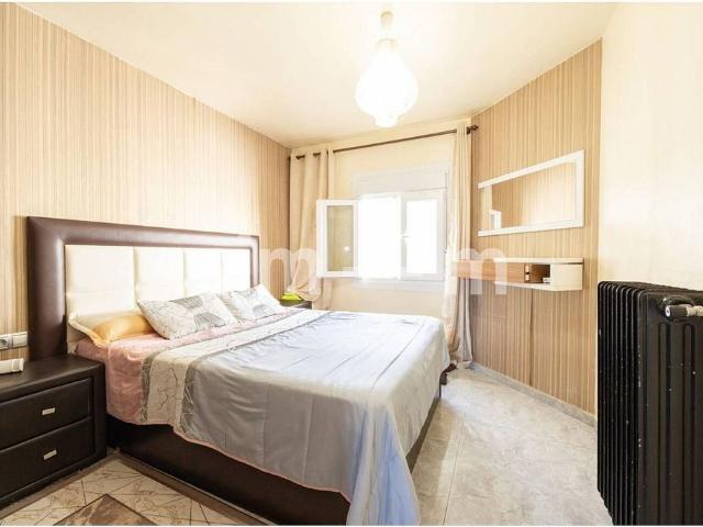 Piso en venta en calle De Raimon D'abadal, Vic, de 54 m² 3 habitaciones por 115.000