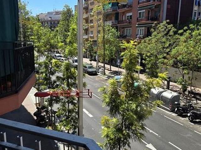 Piso en venta en calle De Ramon Albó, Barcelona, de 85 m² 4 habitaciones por 399.000