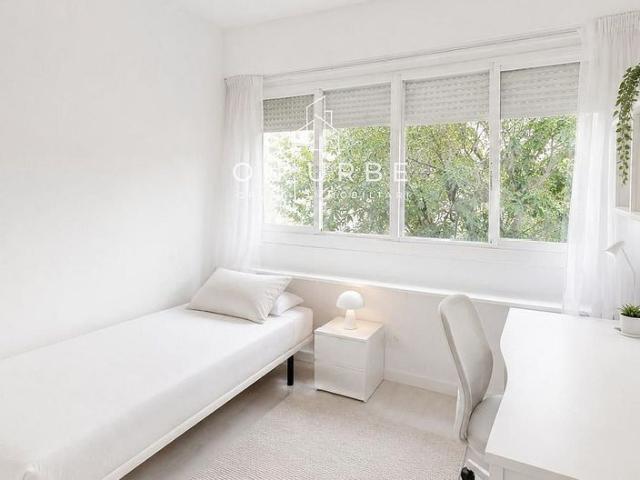 Piso en venta en calle De Rocafort, Barcelona, de 87 m² 4 habitaciones por 495.000