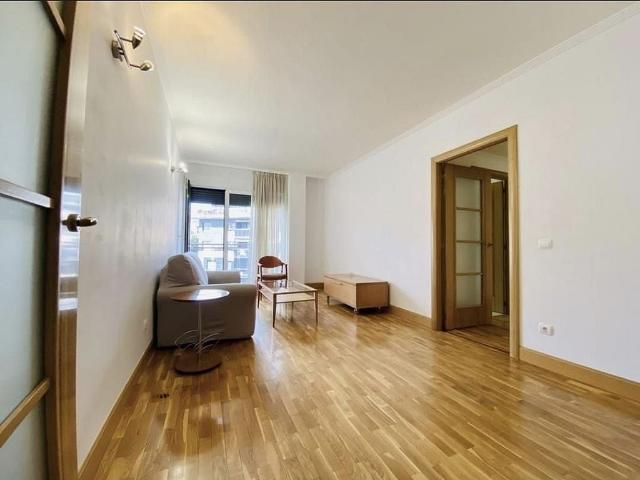 Piso en venta en calle De Rocafort, Barcelona, de 94 m² 3 habitaciones por 425.000