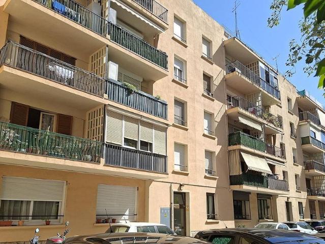 Piso en venta en calle De Robert D'aguiló, Reus, de 75 m² 3 habitaciones por 125.000