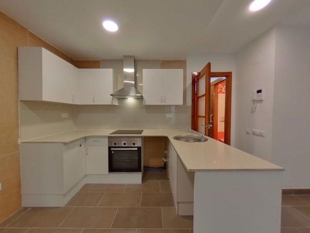 Piso en venta en calle De Rogent, Barcelona, de 67 m² 3 habitaciones por 439.000