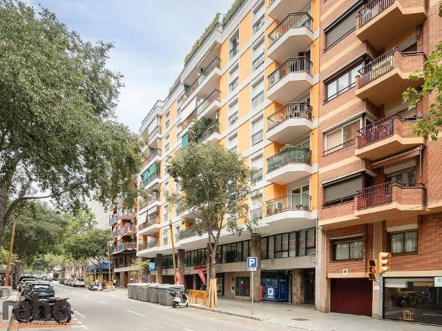 Piso en venta en calle De Roger de Flor, Barcelona, de 87 m² 4 habitaciones por 568.000