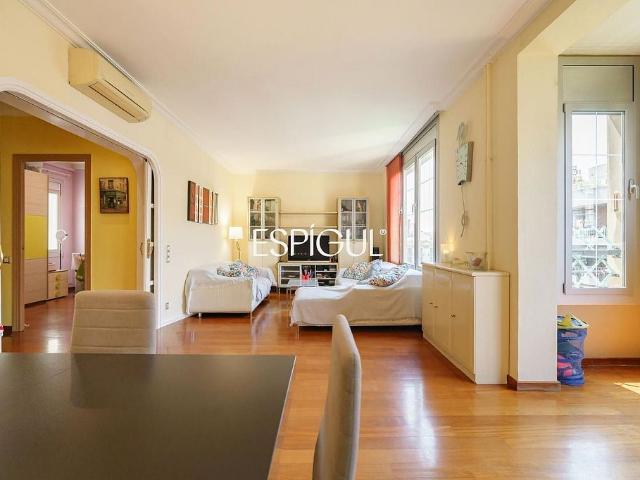 Piso en venta en calle De Roger de Llúria, Barcelona, de 118 m² 4 habitaciones por 760.000
