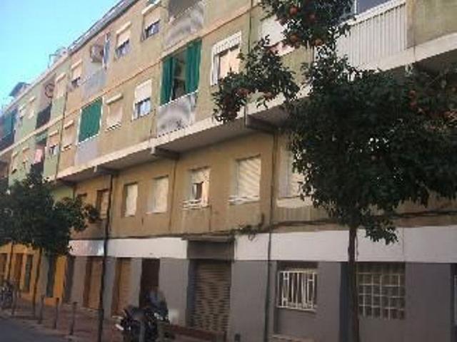 Piso en venta en calle De Romaní, Barcelona, de 47 m² 3 habitaciones por 116.100