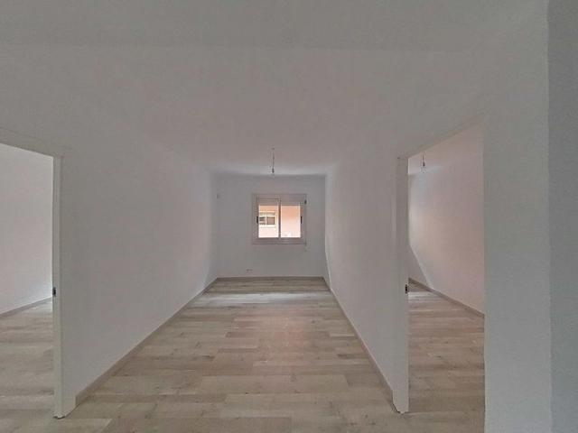 Piso en venta en calle De Roviralta, Santa Coloma de Gramanet, de 56 m² 3 habitaciones por 194.000