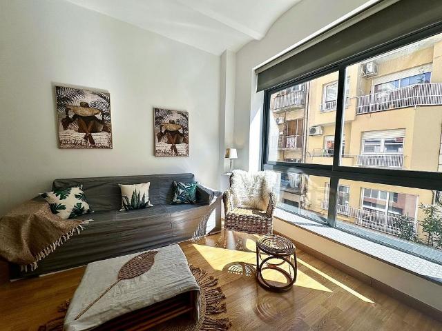 Piso en venta en calle De Sugranyes, Barcelona, de 54 m² 1 habitación por 265.000