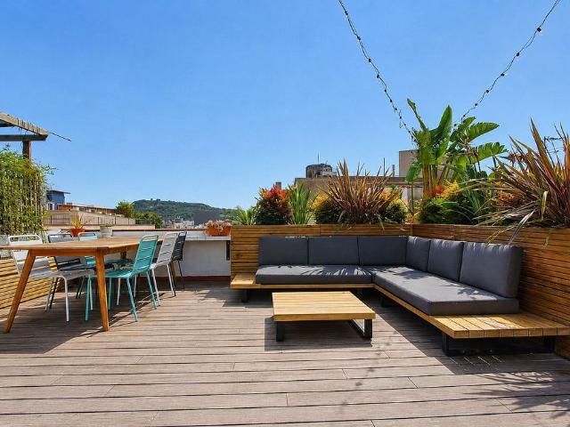Ático en venta en calle De Salomó Ben Adret, Barcelona, de 77 m² 3 habitaciones por 720.000