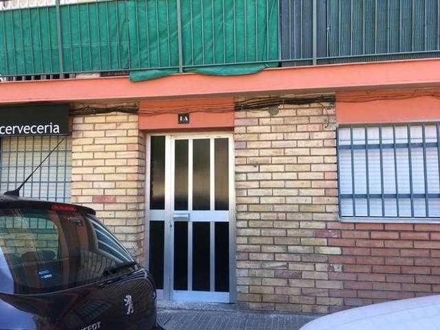 Piso en venta en calle De Salvador Baroné, Viladecans, de 84 m² 4 habitaciones por 115.000