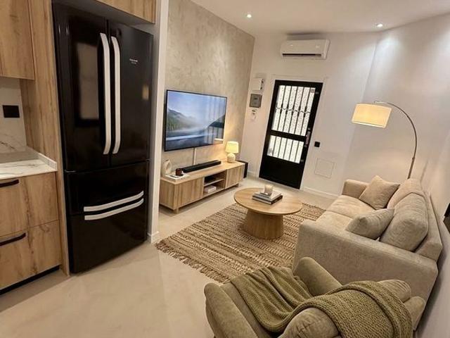 Piso en venta en calle De Salvador, Hospitalet de Llobregat, L´, de 50 m² 2 habitaciones por 220.000
