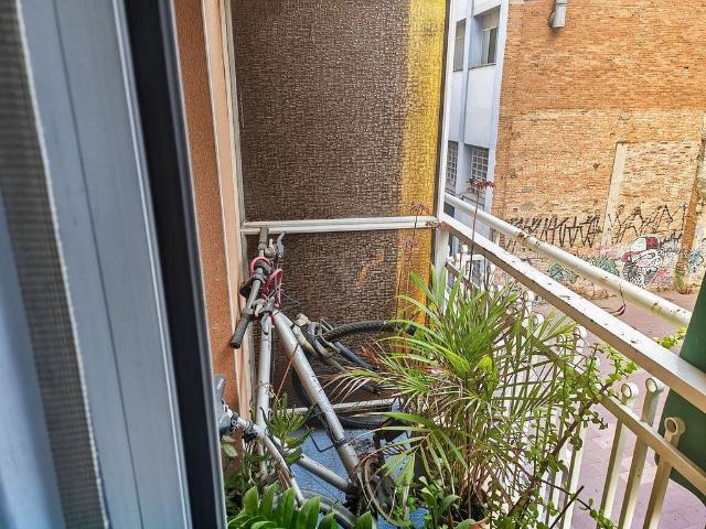 Piso en venta en calle De Salvador, Hospitalet de Llobregat, L´, de 71 m² 3 habitaciones por 189.000