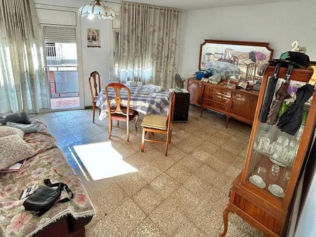 Piso en venta en calle De Salvat Papasseit, Sabadell, de 79 m² 2 habitaciones por 182.000
