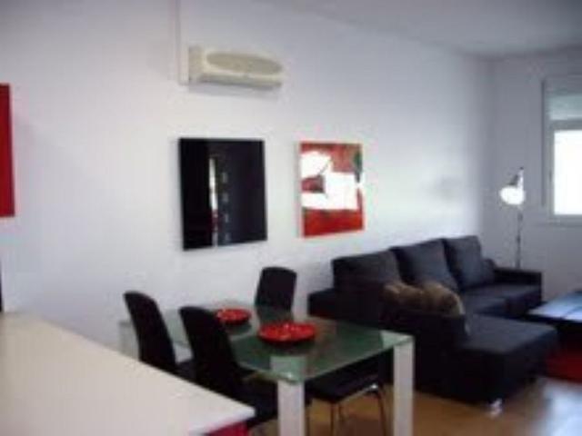 Piso en venta en calle De Sanfeliu, Hospitalet de Llobregat, L´, de 85 m² 2 habitaciones por 185.000