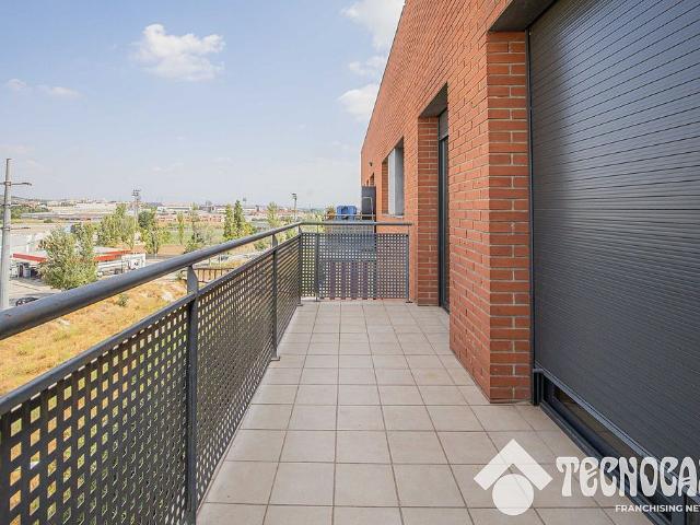 Piso en venta en calle De Sant Cugat, Montcada i Reixac, de 66 m² 2 habitaciones por 272.000