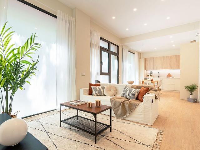 Piso en venta en calle De Sant Antoni Maria Claret, Barcelona, de 118 m² 4 habitaciones por 440.000